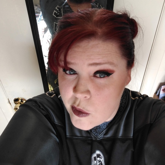 Meet your Posher, Tina - Picture 1 of 1